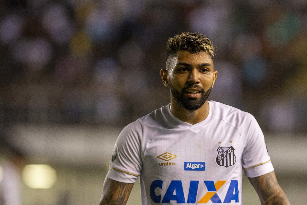 干货！易建联亲自示范内线卡位要球 抢占位置+对抗控重心